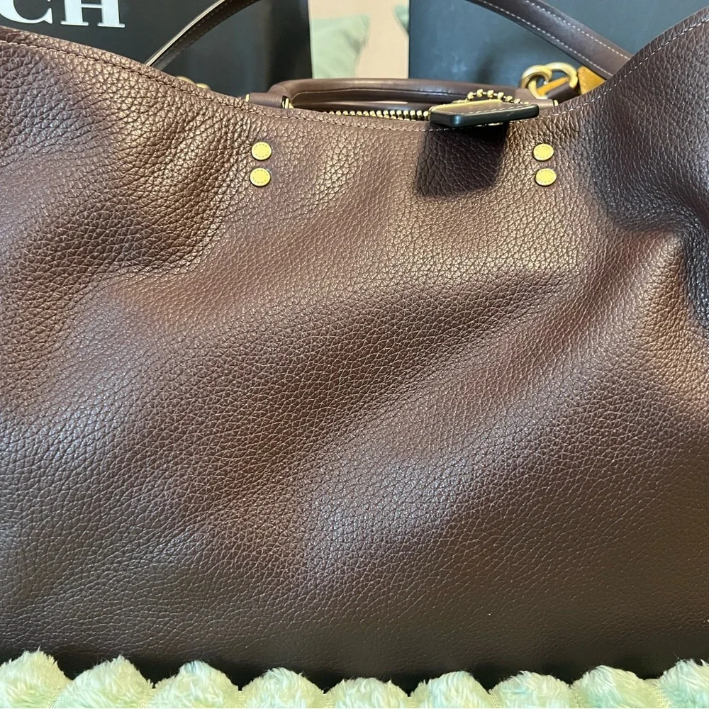 Coach Rogue 39, Maple & Brass - Picture 2 of 15